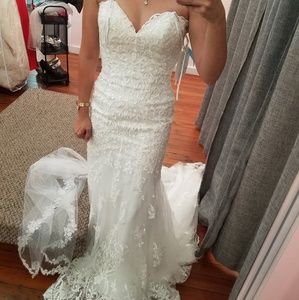 ISO mermaid trumpet wedding dress